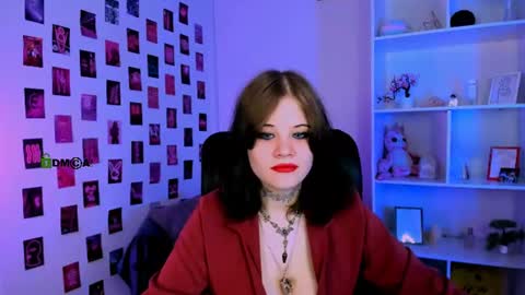 nikki_kiss_ online show from July 19, 2026, 8:40 am