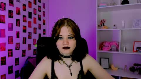 nikki_kiss_ online show from July 23, 2026, 8:45 am