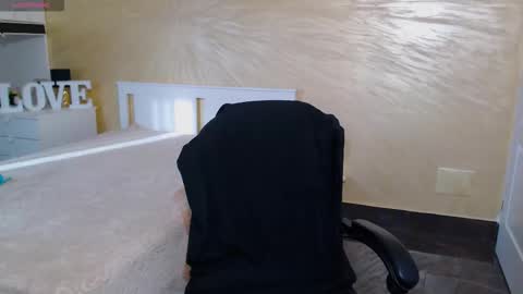 Snapshot of nikki_milf chatting on March 21, 2026, 2:20 pm Nicole online show from March 21, 2026, 2:20 pm