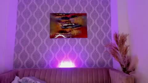 Nicole online show from June 1, 2026, 3:52 am