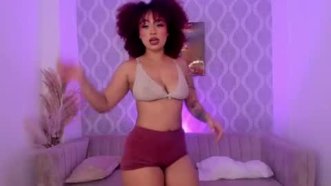 Nicole online show from June 12, 2026, 4:33 am