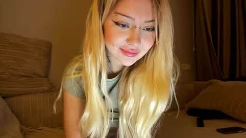 nicolette online show from December 17, 2024, 7:37 pm