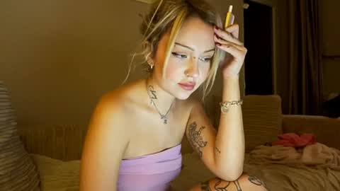 nicolette online show from December 24, 2024, 6:17 pm