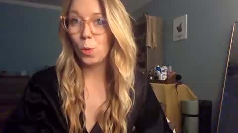 Snapshot of nikkib653466 chatting on July 10, 2026, 6:10 pm nikkib653466 online show from July 10, 2026, 6:10 pm