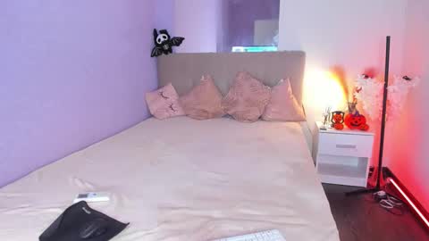 Nikki online show from October 21, 2025, 7:58 pm