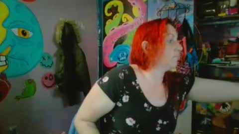 Nikkie online show from May 8, 2026, 2:22 pm