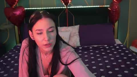 Nikki online show from February 18, 2025, 2:49 pm