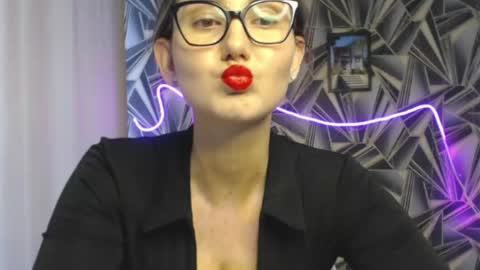 Snapshot of nikkikiss___ chatting on May 26, 2026, 1:34 am nikkikiss___ online show from May 26, 2026, 1:34 am