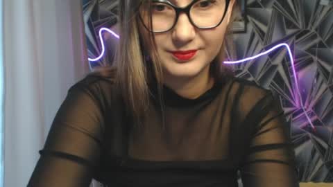 nikkikiss___ online show from June 4, 2026, 2:06 am
