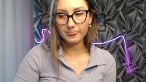 nikkikiss___ online show from June 5, 2026, 2:07 am