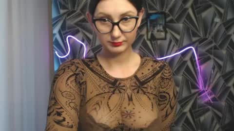 nikkikiss___ online show from June 7, 2026, 2:27 am