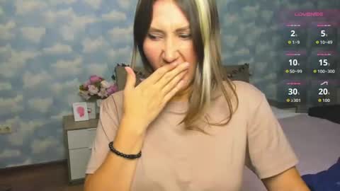 nikkikiss___ online show from July 10, 2026, 1:32 am