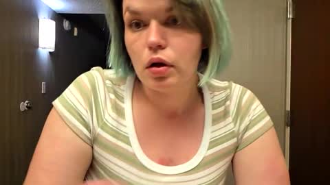 Snapshot of nikkithickumss chatting on April 4, 2026, 10:02 am nikkithickumss online show from April 4, 2026, 10:02 am