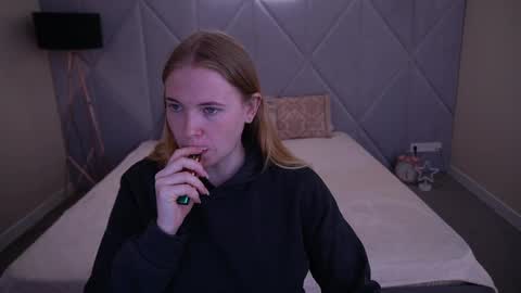 Snapshot of nikkyreyyy chatting on May 27, 2026, 5:26 am nikkyreyyy online show from May 27, 2026, 5:26 am