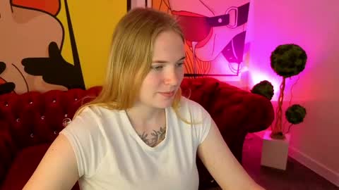 nikkyreyyy online show from June 7, 2026, 5:44 am