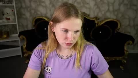 nikkyreyyy online show from July 6, 2026, 6:54 pm