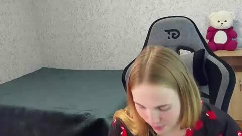 nikkyreyyy online show from July 28, 2026, 4:39 pm
