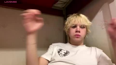 nikolasbucks online show from December 19, 2025, 9:33 pm