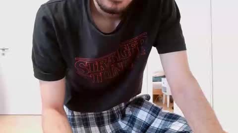 Snapshot of nikolasjim2 chatting on June 2, 2026, 12:18 pm Nikolas online show from June 2, 2026, 12:18 pm
