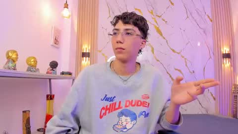 Snapshot of nikolay_gregori chatting on April 17, 2026, 4:59 am online show from April 17, 2026, 4:59 am