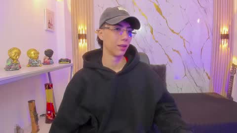 Snapshot of nikolay_gregori chatting on April 23, 2026, 4:35 am online show from April 23, 2026, 4:35 am