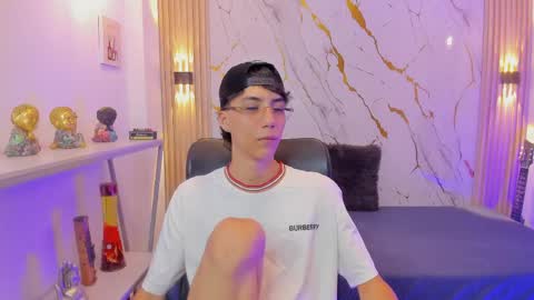 Snapshot of nikolay_gregori chatting on April 29, 2026, 4:27 am online show from April 29, 2026, 4:27 am