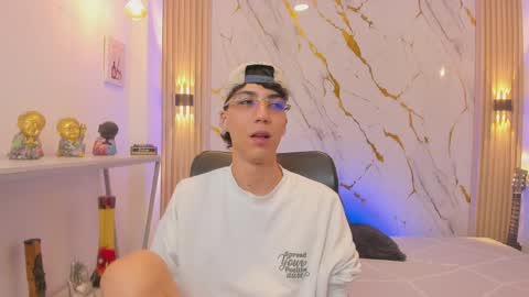 Snapshot of nikolay_gregori chatting on May 6, 2026, 4:30 am online show from May 6, 2026, 4:30 am