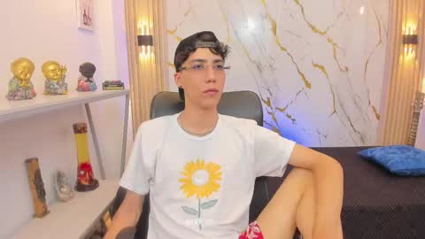 Snapshot of nikolay_gregori chatting on May 29, 2026, 4:32 am online show from May 29, 2026, 4:32 am