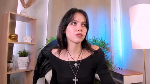 Snapshot of niky_jess chatting on April 25, 2026, 7:00 am Veronica online show from April 25, 2026, 7:00 am