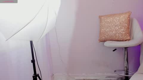 Snapshot of niky_love21 chatting on October 22, 2025, 10:20 pm NIKY online show from October 22, 2025, 10:20 pm