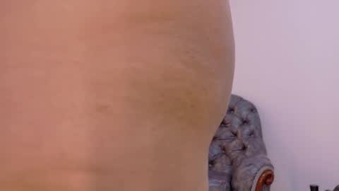  NIKY SMIT  online show from January 25, 2025, 11:34 am