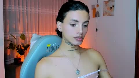 Snapshot of nilam217 chatting on June 25, 2026, 12:43 am Nilam online show from June 25, 2026, 12:43 am