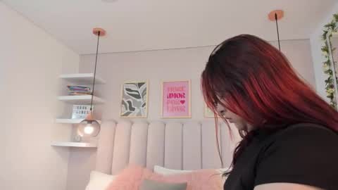 Nina online show from December 19, 2025, 12:01 pm