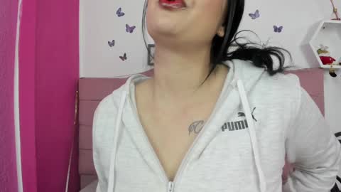 Snapshot of nina_cute06 chatting on December 12, 2024, 12:05 am Nina online show from December 12, 2024, 12:05 am