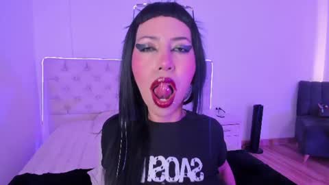 Nina Fox  online show from June 12, 2026, 6:51 pm