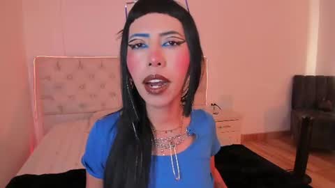 Nina Fox  online show from June 13, 2026, 6:50 pm