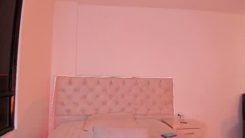 Nina Fox  online show from June 14, 2026, 3:25 pm