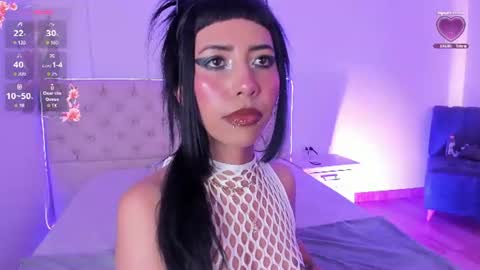 Nina Fox  online show from June 27, 2026, 4:45 pm
