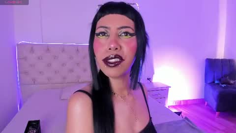 Nina Fox  online show from June 30, 2026, 3:46 pm