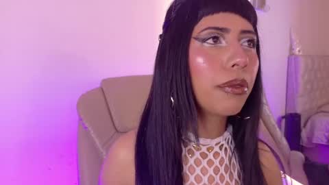 Nina Fox  online show from July 22, 2026, 6:54 pm