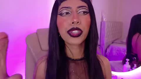Nina Fox  online show from July 28, 2026, 5:56 pm