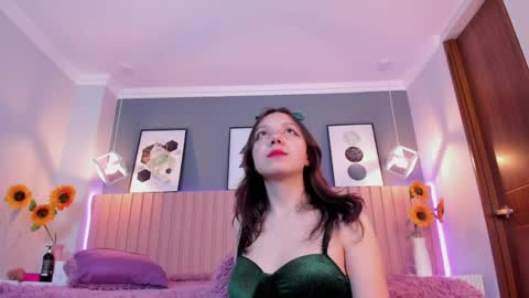 nina_ford_ online show from April 1, 2026, 3:07 am