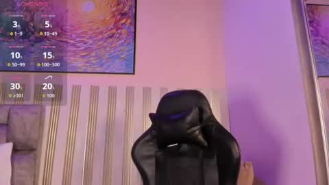 nina_glow_ online show from August 1, 2026, 11:20 am