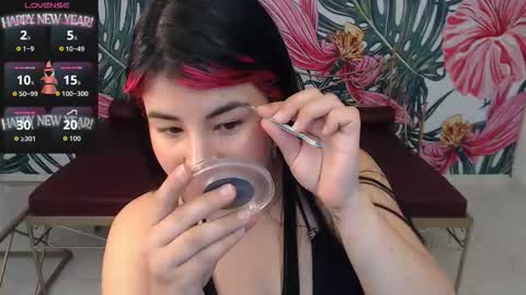 Nina online show from October 10, 2025, 9:25 pm