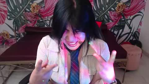 Nina online show from November 5, 2025, 8:31 pm