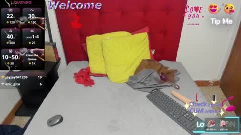 Snapshot of nina_petit chatting on January 26, 2025, 2:24 am Nina online show from January 26, 2025, 2:24 am