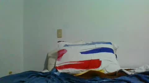 Snapshot of nina_petit chatting on February 15, 2025, 8:22 am Nina online show from February 15, 2025, 8:22 am