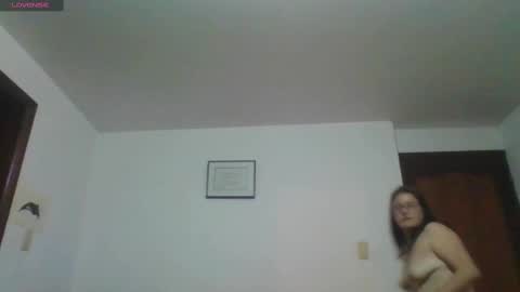 Snapshot of nina_petit chatting on February 24, 2025, 12:52 am Nina online show from February 24, 2025, 12:52 am