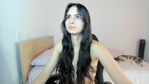 Nina  online show from April 26, 2026, 4:04 pm