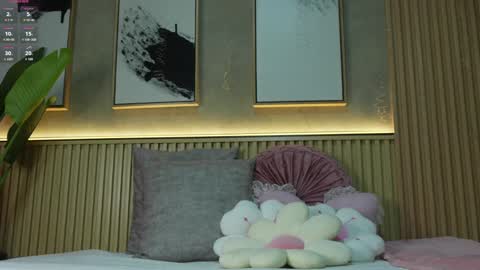 NINA online show from April 6, 2026, 1:45 pm